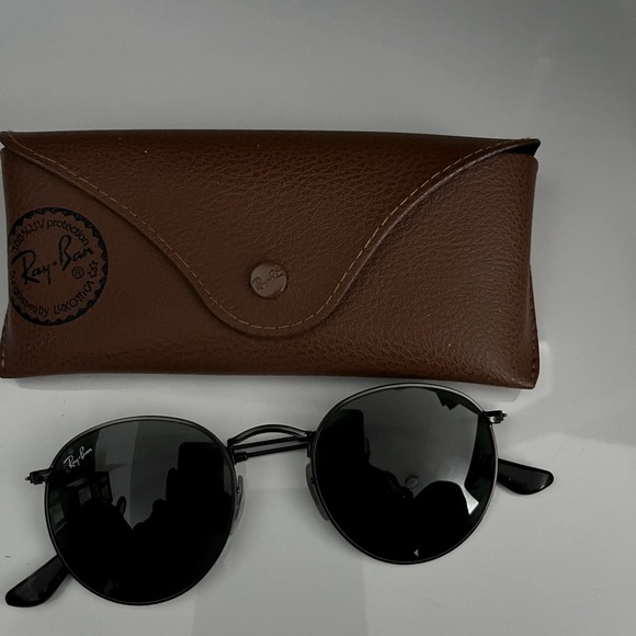 Ray-Ban sunglasses - Picture 1 of 7